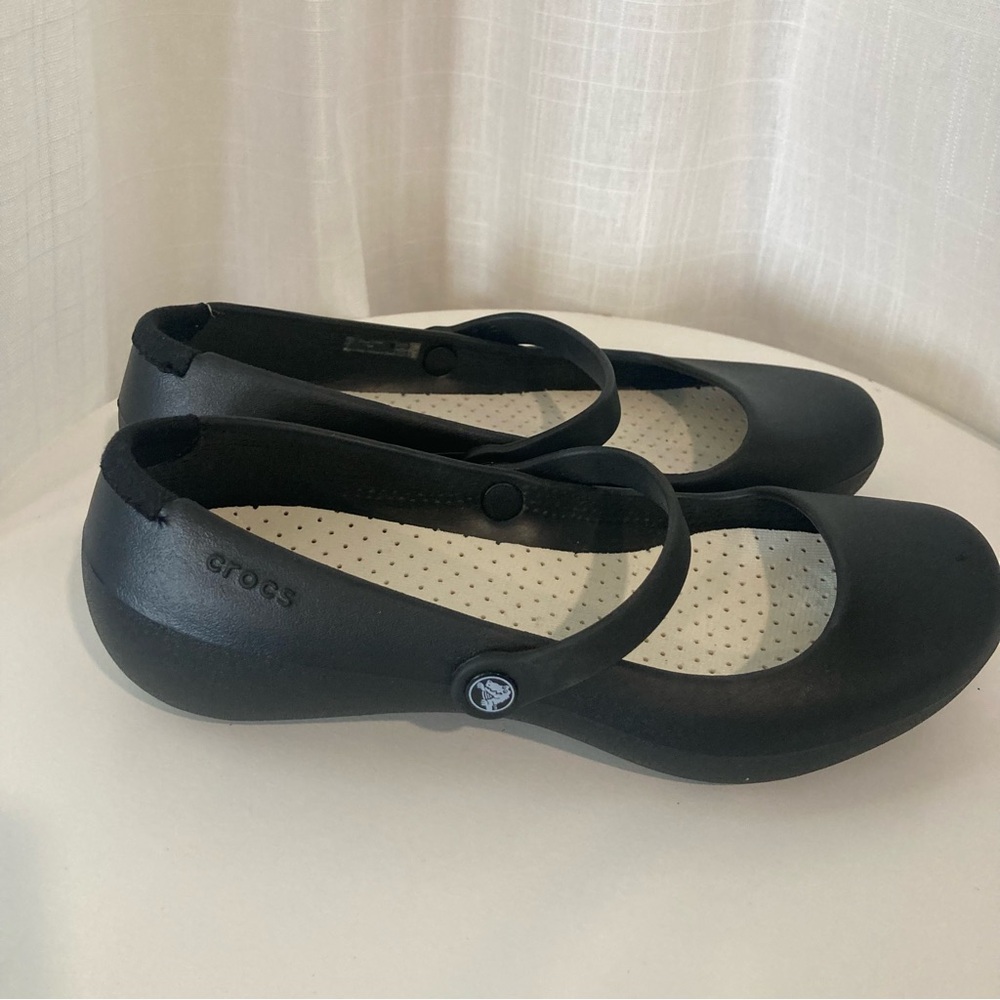 CROCS Alice Mary Jane  Women's Size US 6 Black Comfort Slip On Closed Toe Shoes